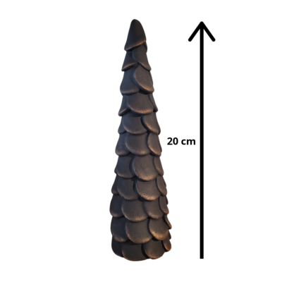 Tre, lite, sort, 20 cm er et dekorativt tre, håndlagd og håndmalt av Lise i Lillesand Design. Serien består av 3 størrelser og lages i 4 farger.