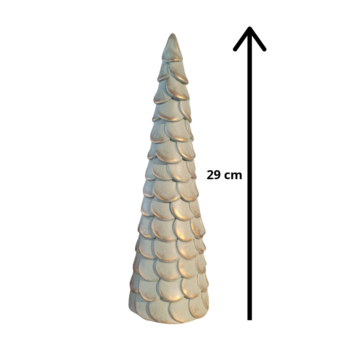 Tre, medium, lysegrønn, 29 cm er et dekorativt tre, håndlagd og håndmalt av Lise i Lillesand Design. Serien består av 3 størrelser og lages i 4 farger.